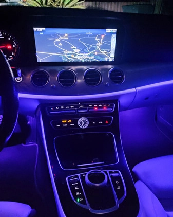 Mercedes-Benz Klasa E cena 89900 przebieg: 289900, rok produkcji 2017 z Jawor małe 781